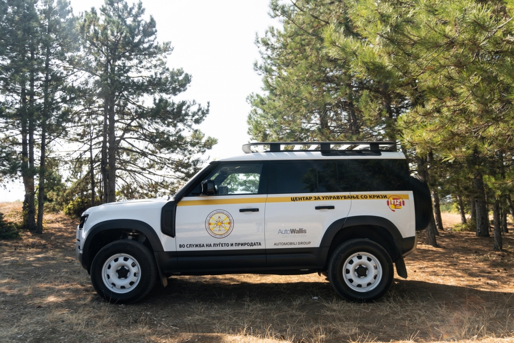 Land rover defender фото